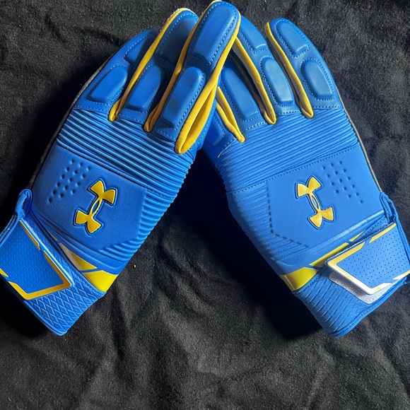 UCLA Under Armour Combat FF padded lineman gloves. Excellent condition. - Picture 2 of 3